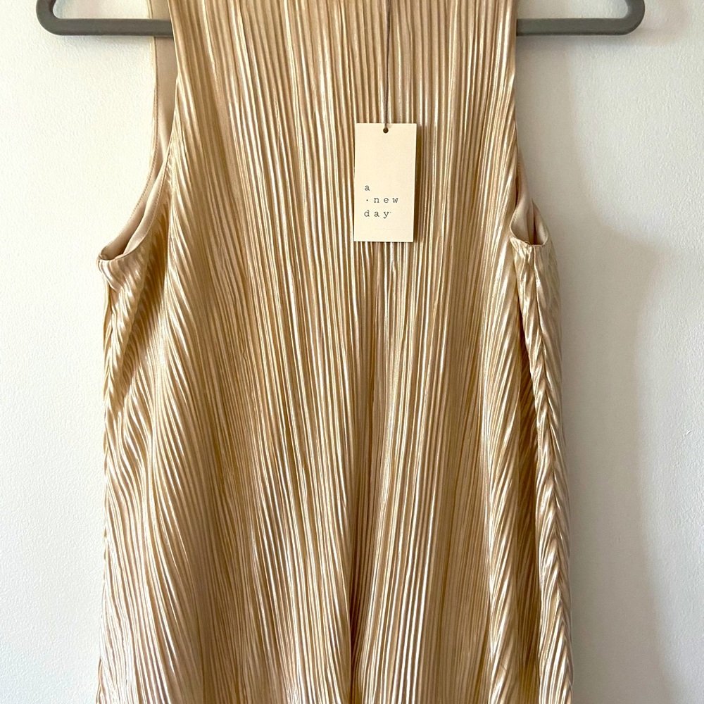 Sleeveless Gold blouse